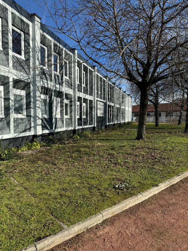 Local d'activité / Entrepôt - 255 m²