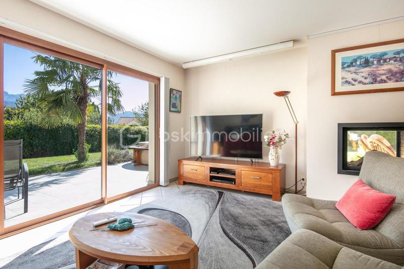 Maison - 221 m² - 9 pièces