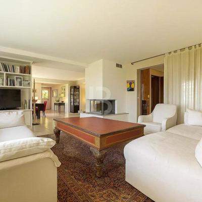 Villa - 312 m² - 7 pièces