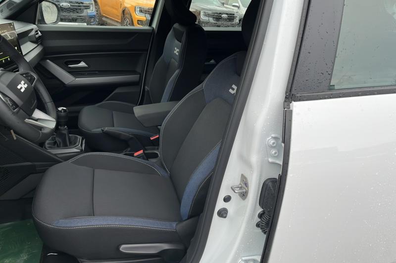 Dacia Duster Hybrid-G 150 4x4 Expressi