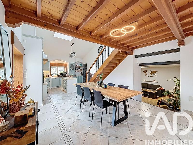 Maison - 255 m² - 7 pièces