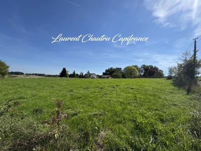 Terrain constructible - 2 744 m²