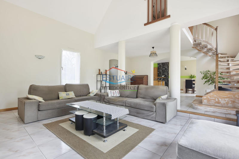 Maison - 183 m² - 7 pièces