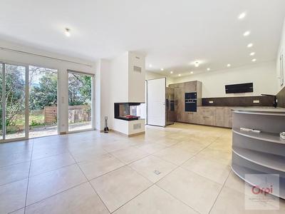 Maison - 77 m² - 3 pièces