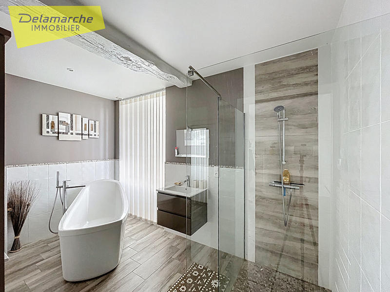 Maison - 294 m² - 9 pièces