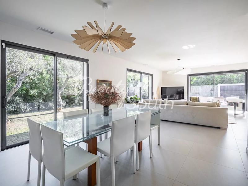 Villa - 180 m² - 4 pièces