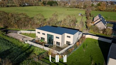 Maison - 317 m² - 9 pièces