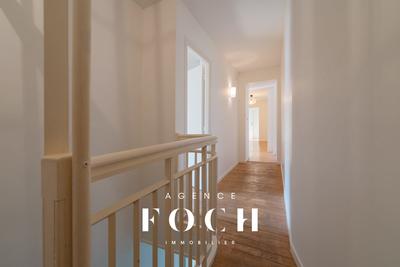 Appartement - 136 m² - 8 pièces