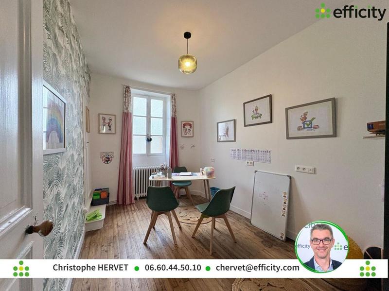 Maison - 381 m² - 11 pièces