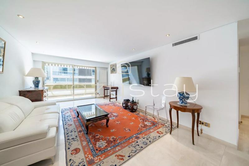 Appartement - 180 m² - 6 pièces