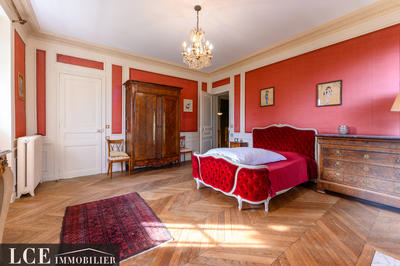 Maison - 357 m² - 14 pièces