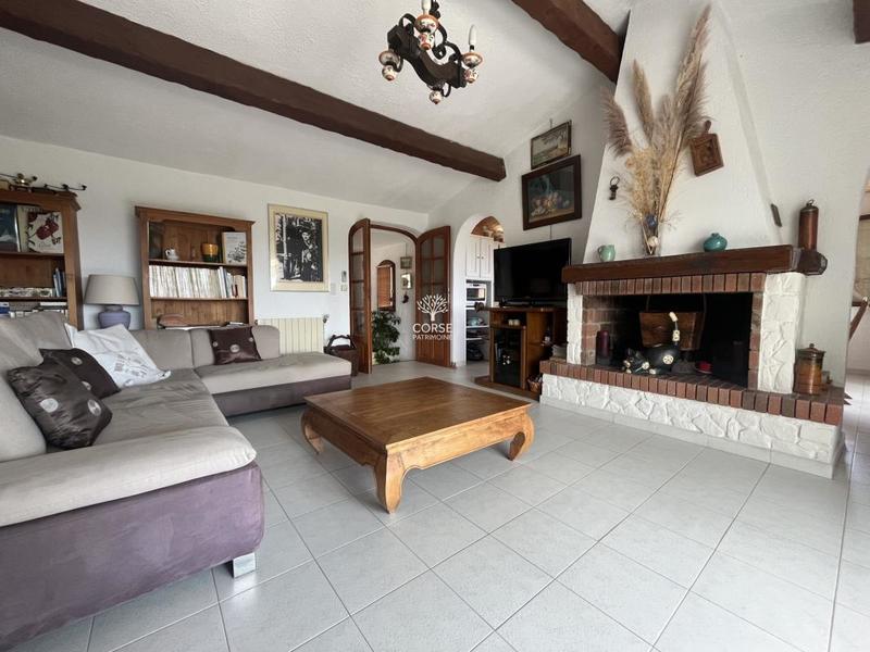 Maison - 250 m² - 9 pièces