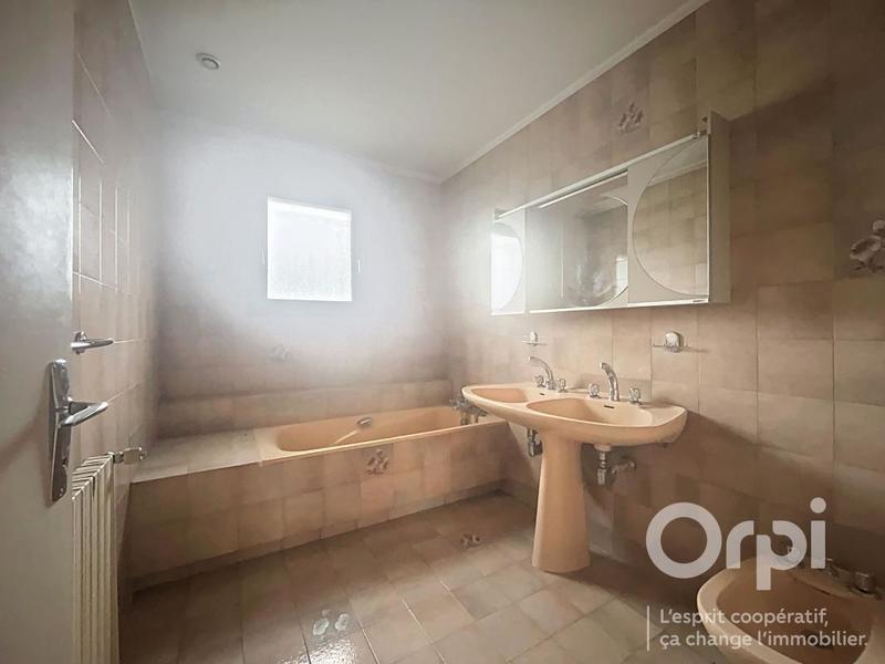 Maison - 150 m² - 4 pièces