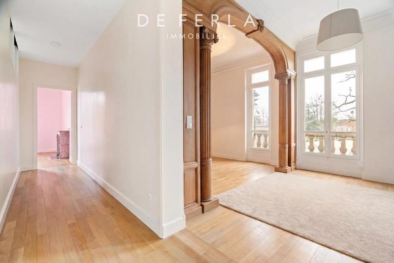 Château - 826 m² - 18 pièces