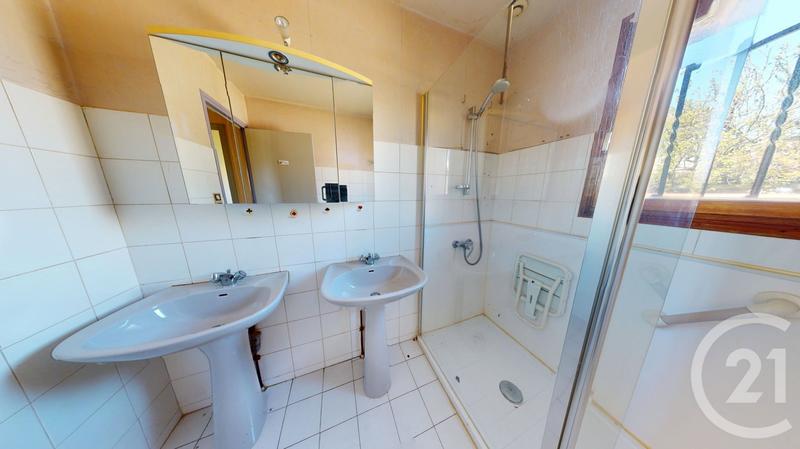 Maison - 94 m² - 5 pièces