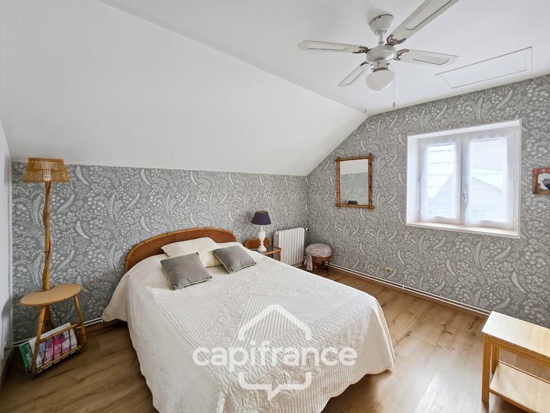 Maison - 207 m² - 9 pièces