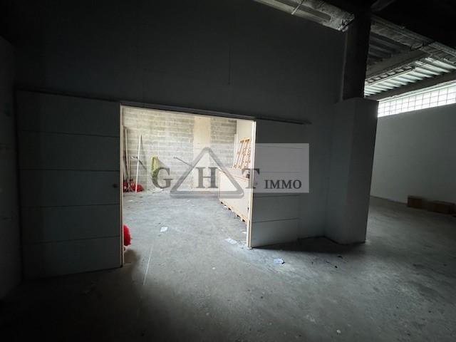 Entrepôt - 390 m²