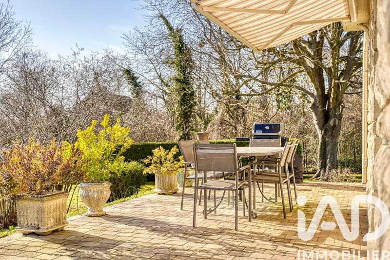 Maison - 200 m² - 8 pièces