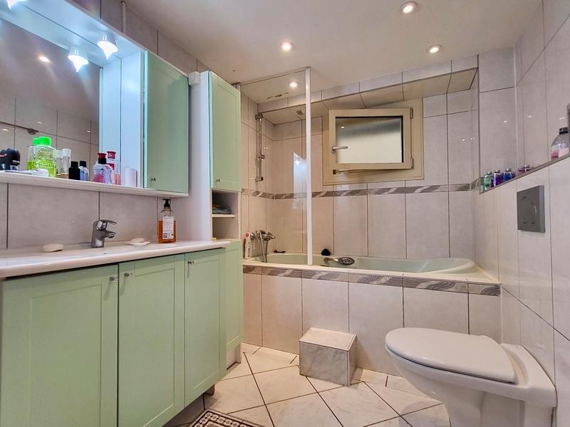 Maison - 272 m² - 11 pièces