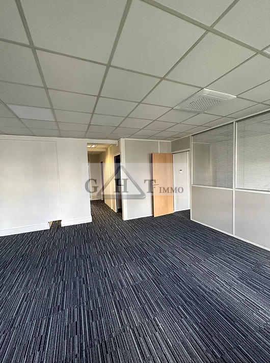 Bureau - 310 m²