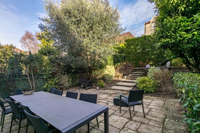 Maison - 186 m² - 8 pièces