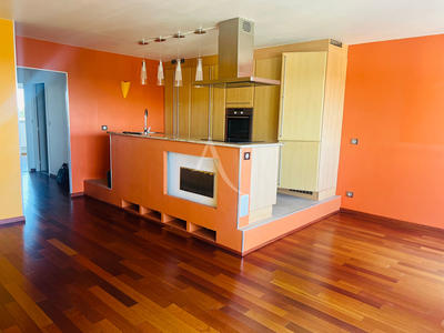 Appartement - 100 m² - 5 pièces