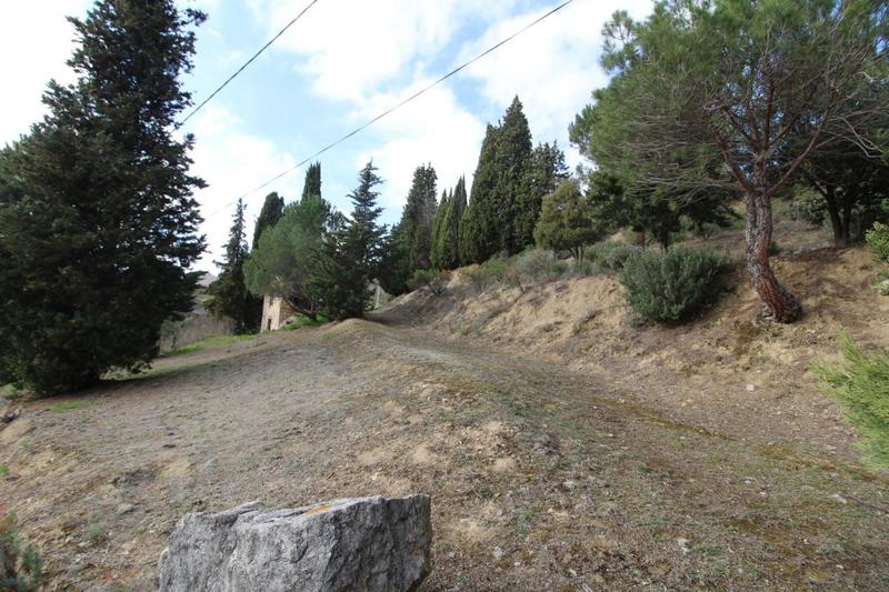 Terrain constructible - 1 515 m²