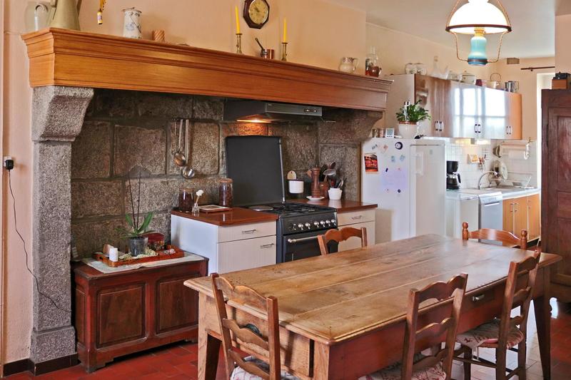 Maison - 220 m² - 7 pièces