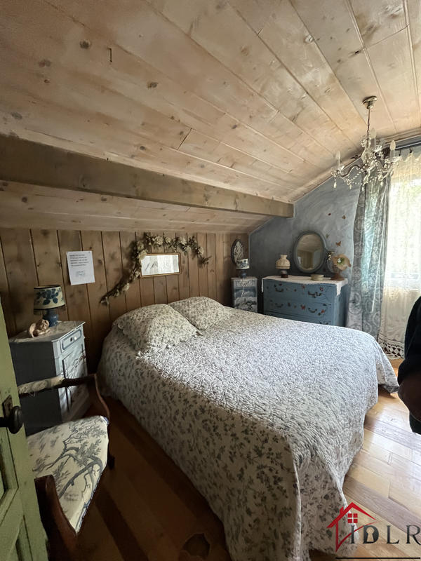 Propriété - 330 m² - 20 pièces