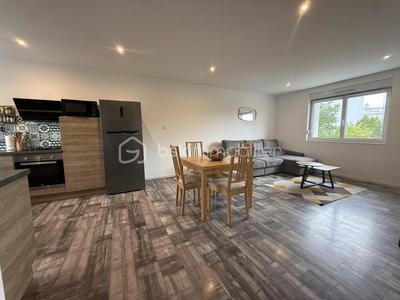 Maison - 82 m² - 4 pièces