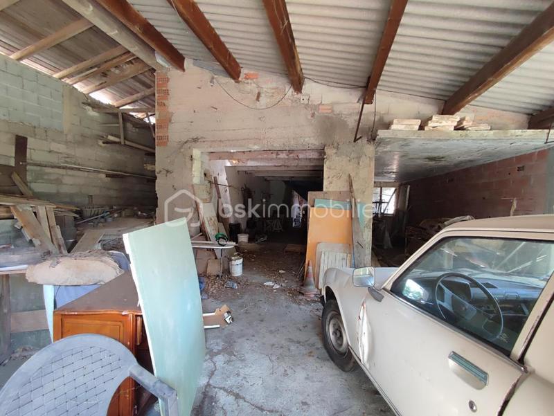 Immeuble - 180 m² - 1 pièce