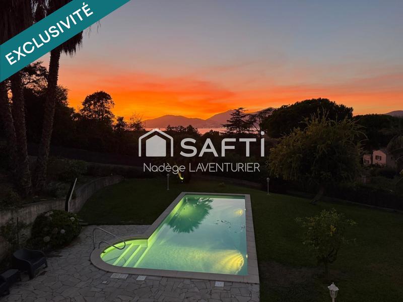 Villa - 220 m² - 9 pièces