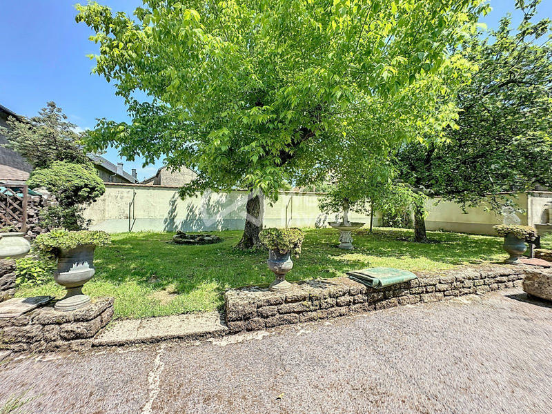 Maison - 284 m² - 13 pièces