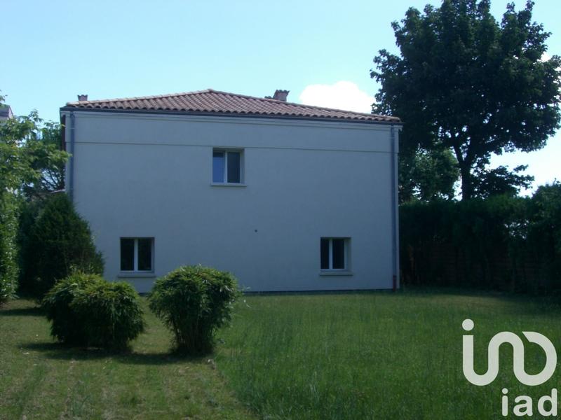 Maison - 220 m² - 9 pièces