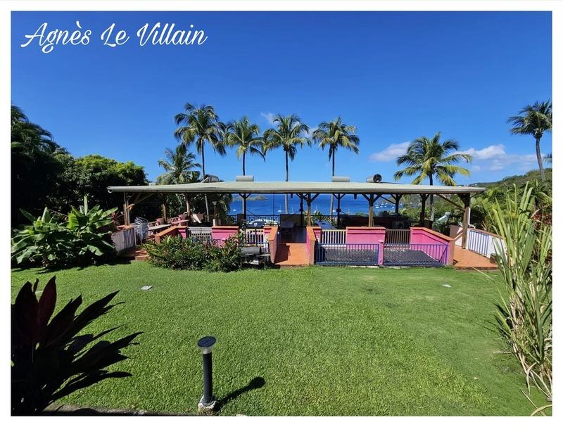 Maison - 280 m² - 13 pièces