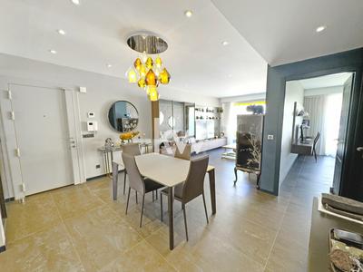 Appartement - 79 m² - 3 pièces