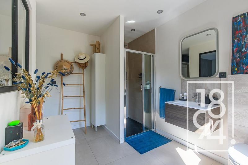 Villa - 230 m² - 6 pièces