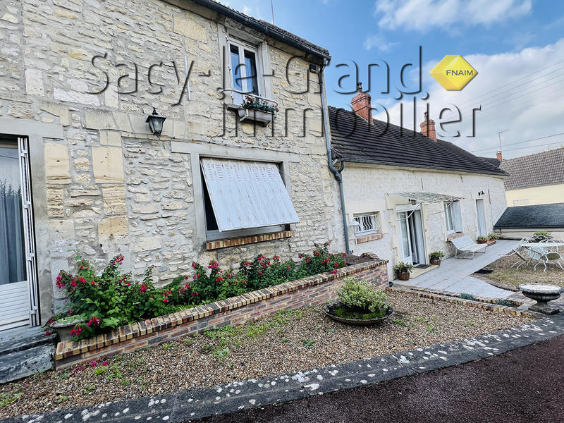 Maison - 180 m² - 8 pièces