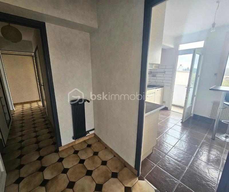 Appartement - 96 m² - 5 pièces