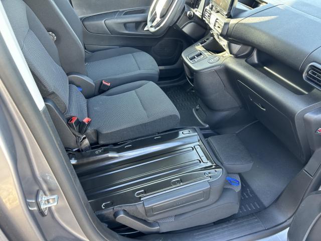 Opel combo cargo 19 991.00 Ht - m 650 Kg Bluehdi 130 Ch Eat8 Premium 3 Places Look Partner Berlingo Gris