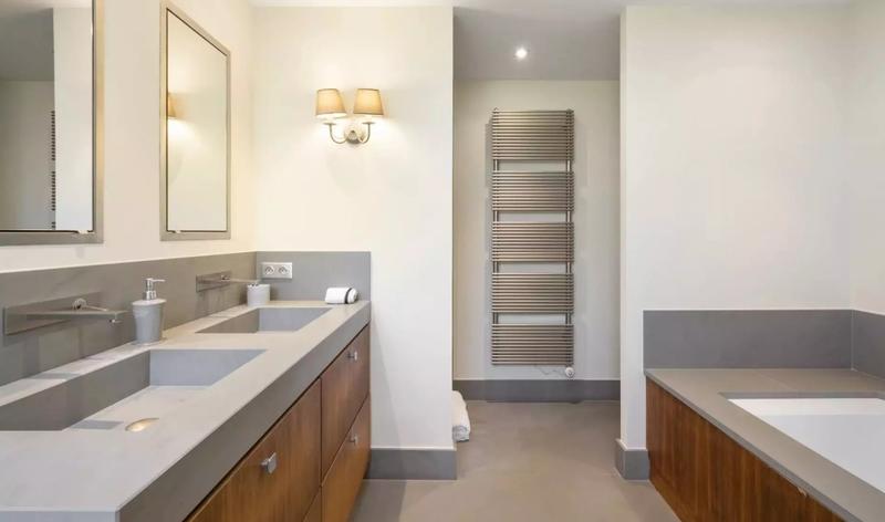 Villa - 300 m² - 10 pièces