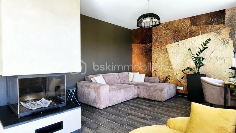 Maison - 202 m² - 7 pièces