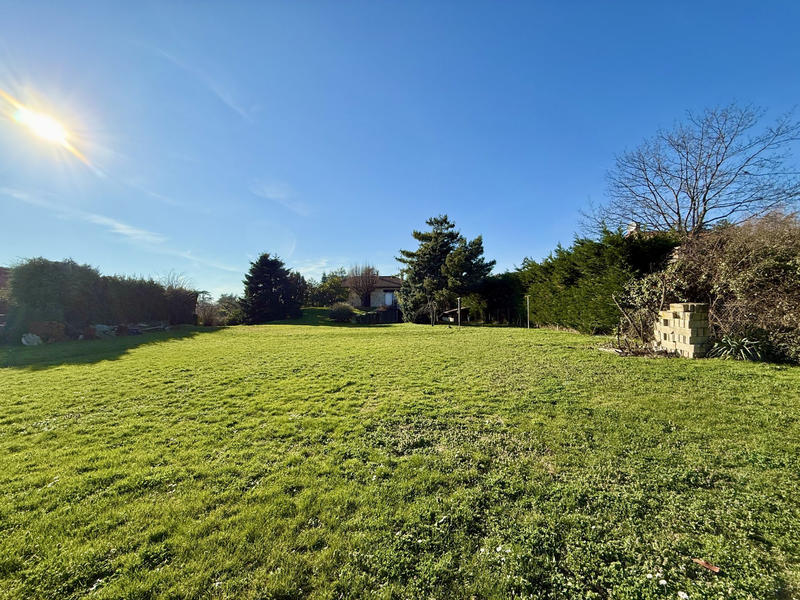 Terrain - 909 m²