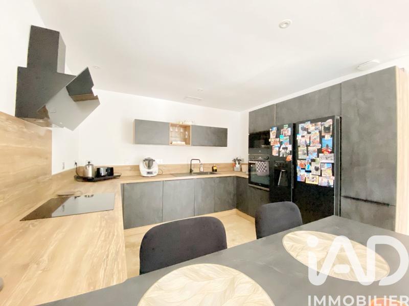 Maison - 180 m² - 5 pièces