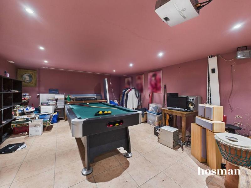 Maison - 202 m² - 10 pièces