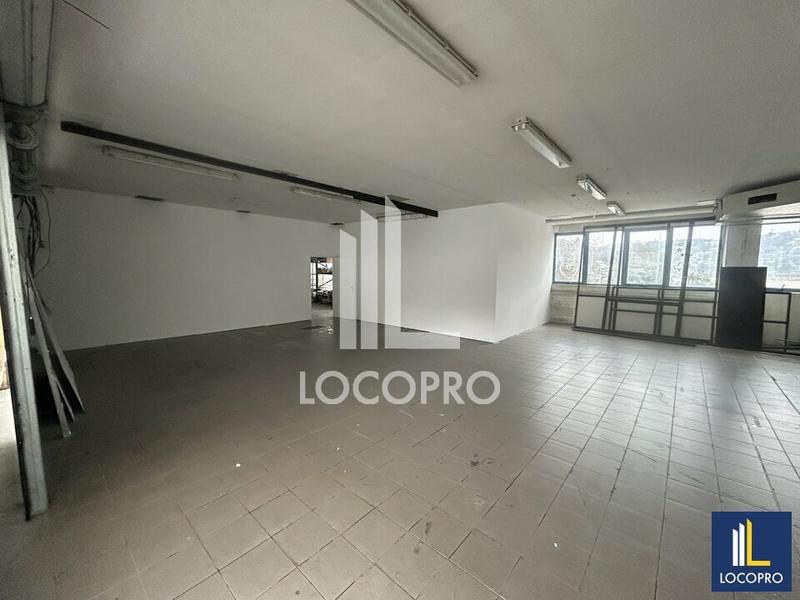 Local d'activité / Entrepôt - 312 m²