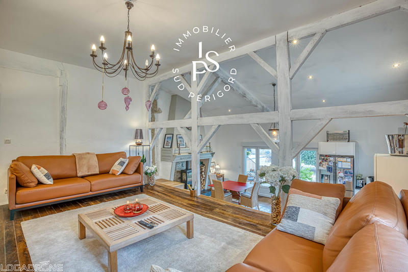 Maison - 200 m² - 5 pièces