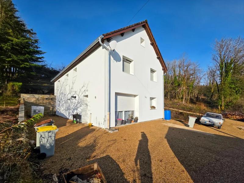 Maison - 152 m² - 8 pièces