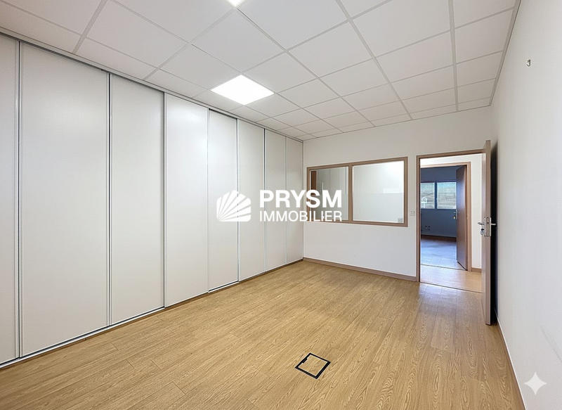 Bureau - 119 m² - 6 pièces