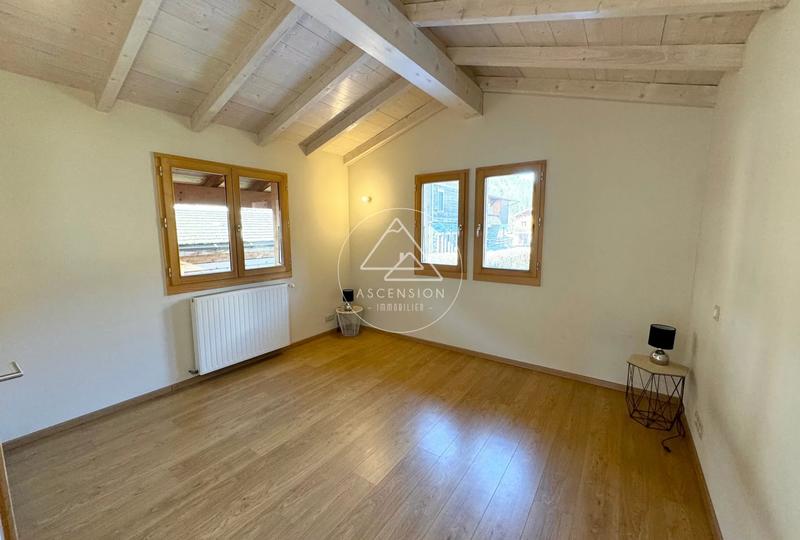 Châlet - 278 m² - 7 pièces